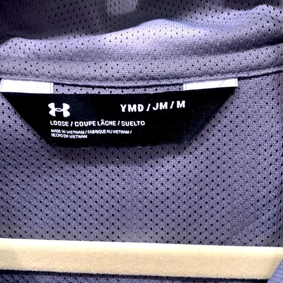 NWOT… Under Armour 1/2 zip pullover - Picture 3 of 7